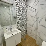 Vanquish Апартаменти *