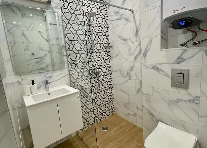 Vanquish Apartment Warna